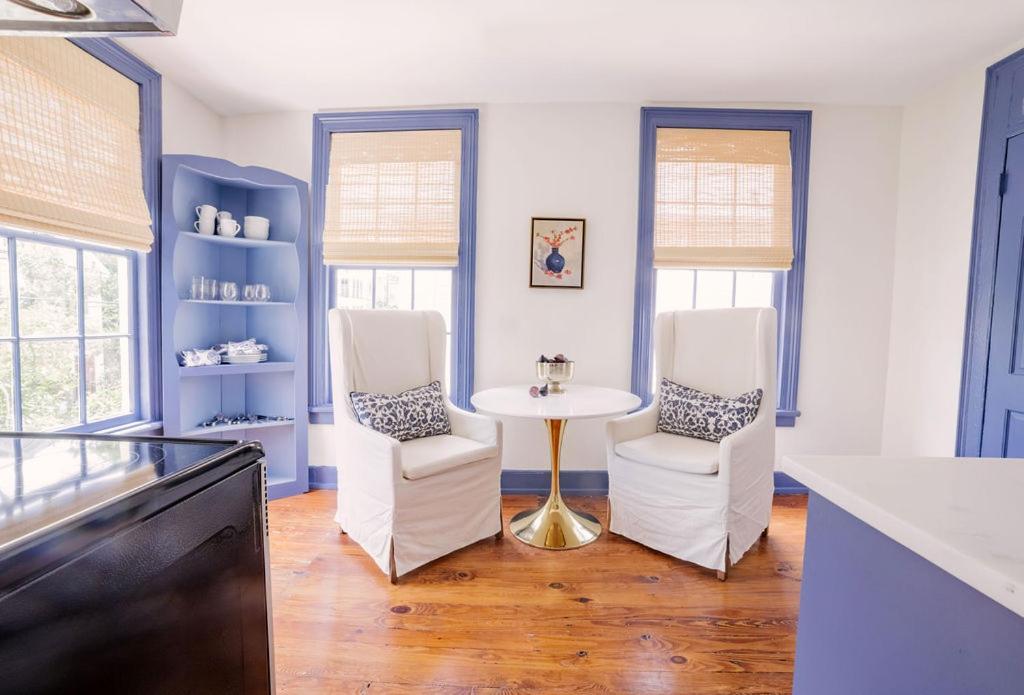 Apartment East 42 C