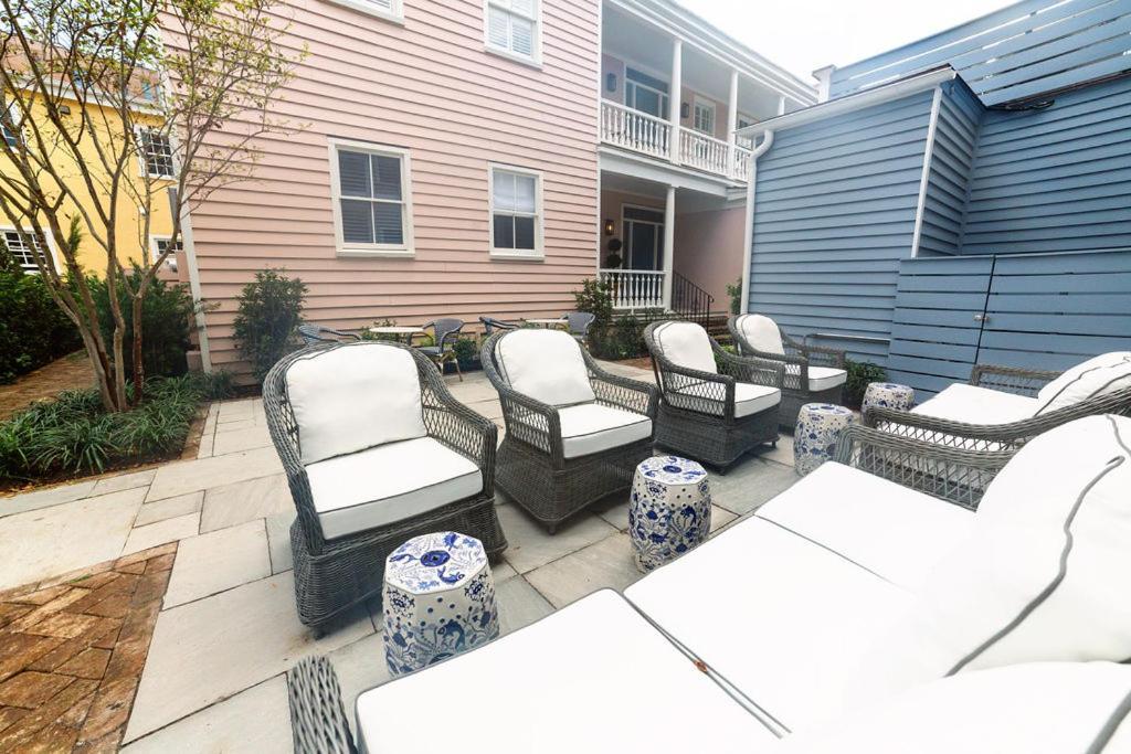 East 46 F Apartment *