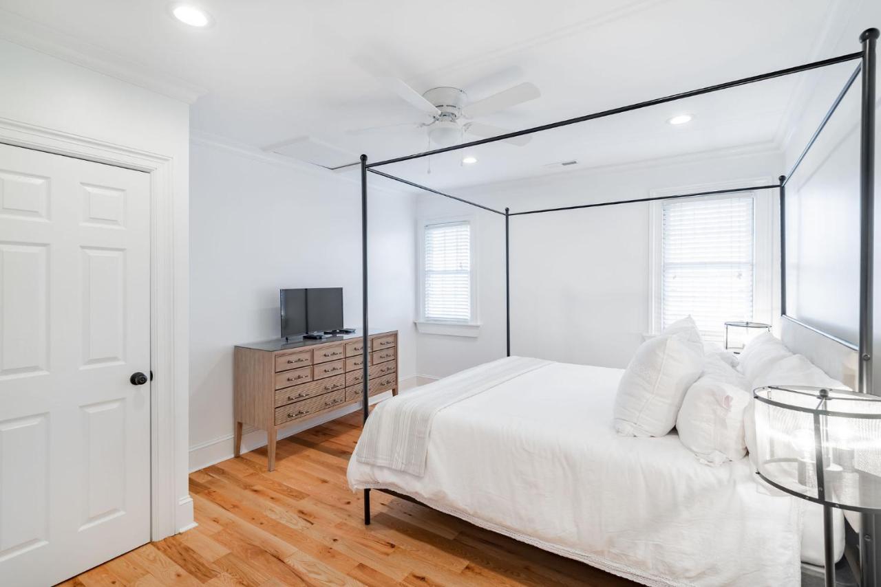 Apartment South 105 B Charleston