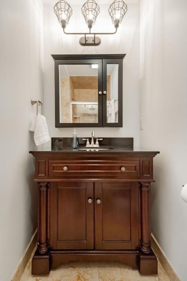South 105 B Apartment Charleston