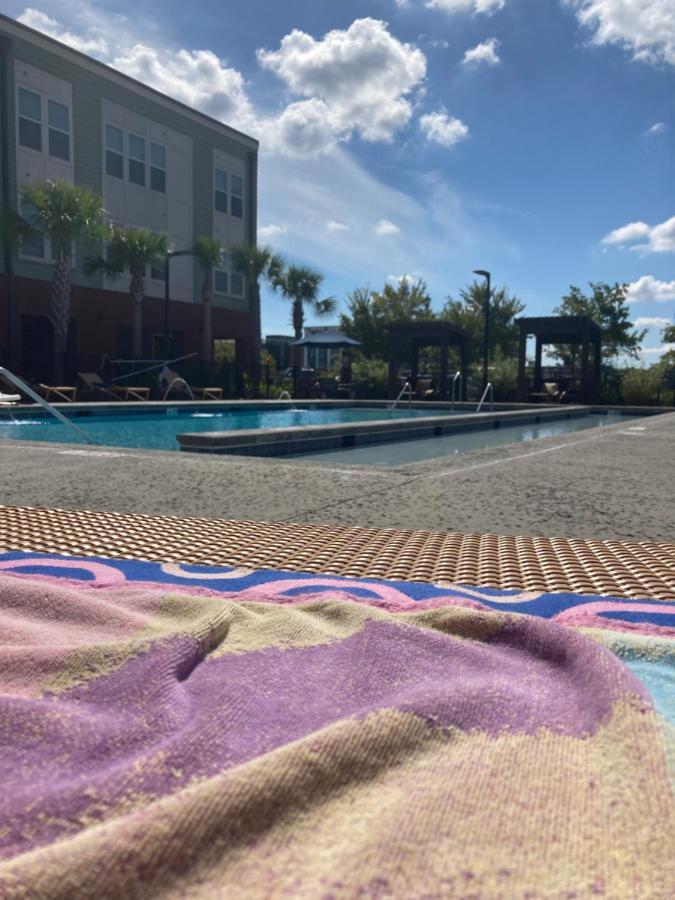 King Bed/pool/trendy Nbhd Blue Heron Apartment *
