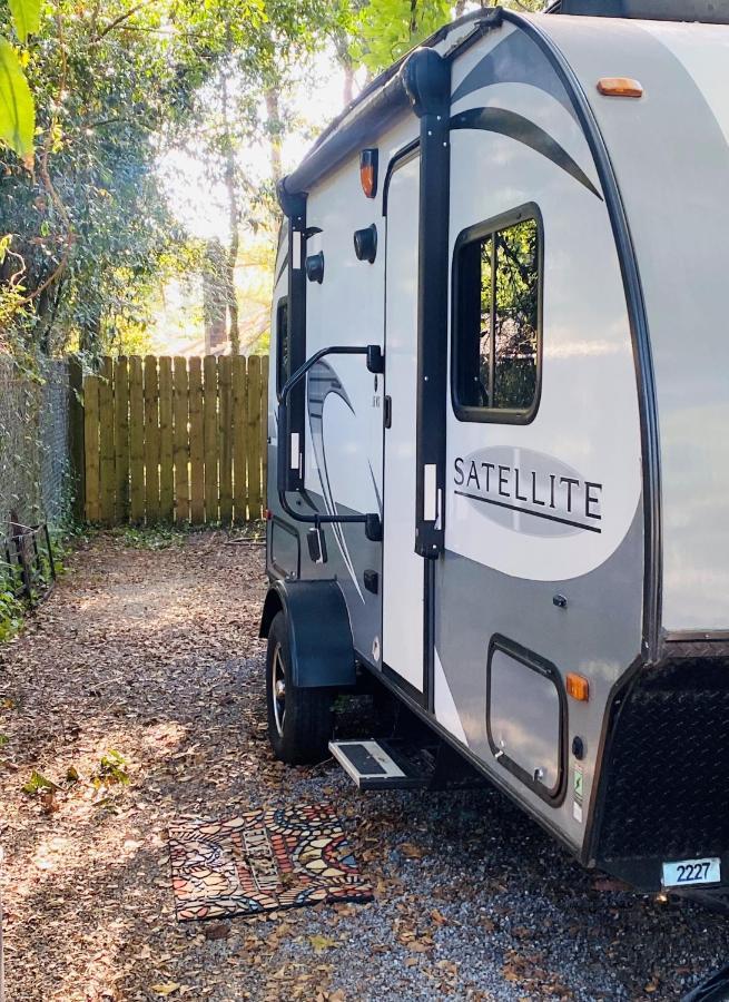 Mini Camper For 2 Campsite Charleston