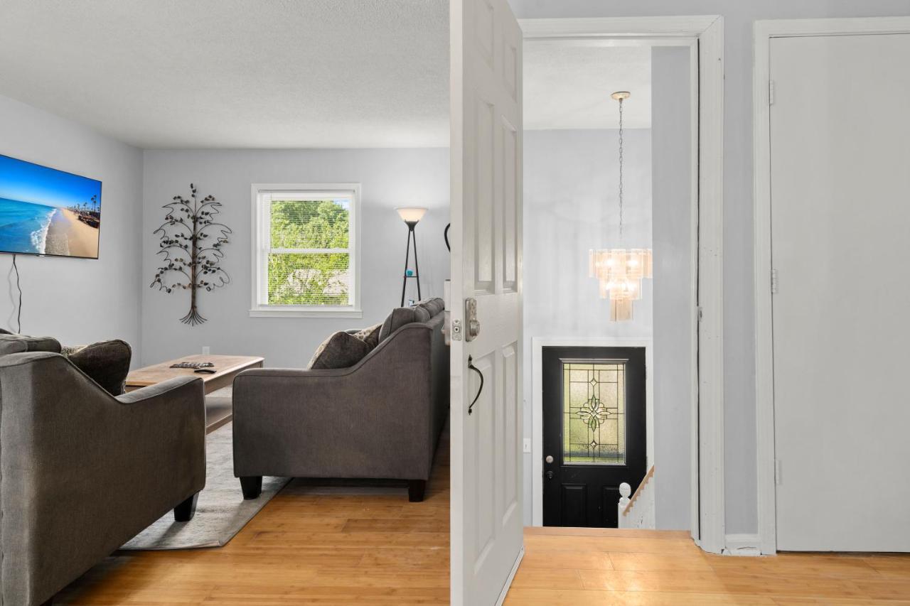 Holiday home Pet-friendly, Fully Fenced Backyard, 20-min To Chs Charleston