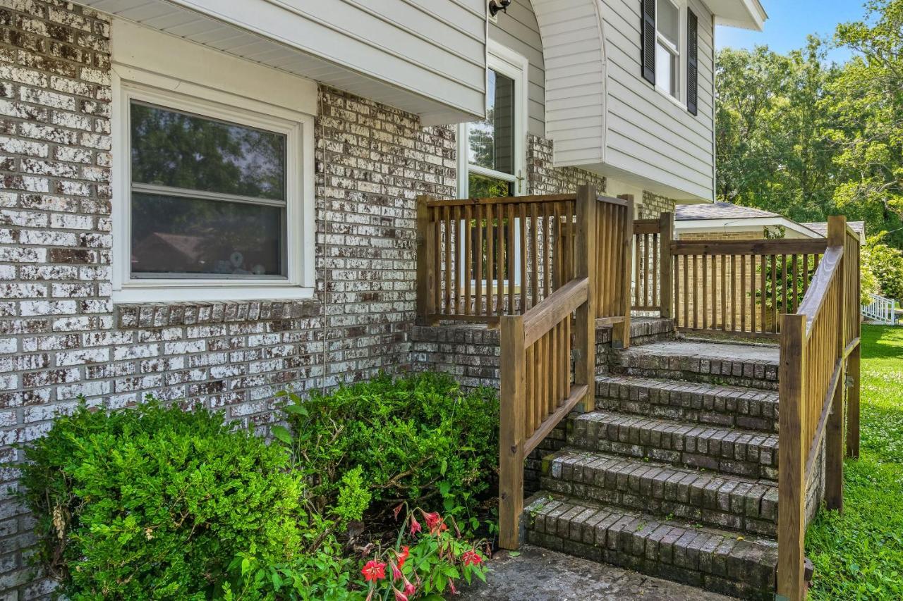 Holiday home Pet-friendly, Fully Fenced Backyard, 20-min To Chs