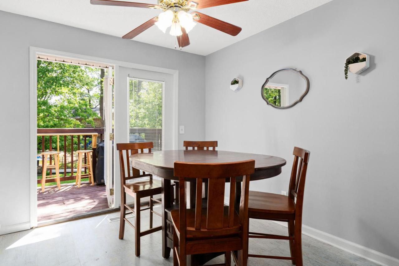 Pet-friendly, Fully Fenced Backyard, 20-min To Chs