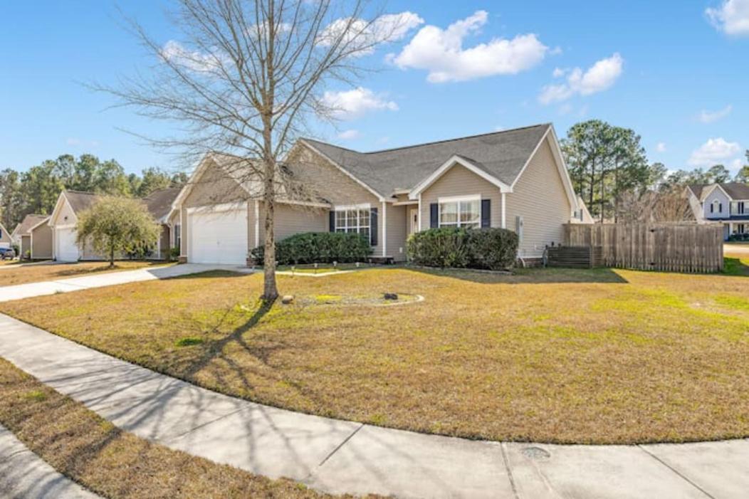 Spacious Home, Pet Friendly, Fenced Yard, 30 Minutes To Charleston