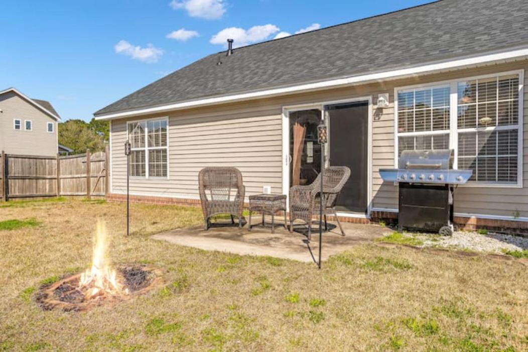 Spacious Home, Pet Friendly, Fenced Yard, 30 Minutes To Charleston