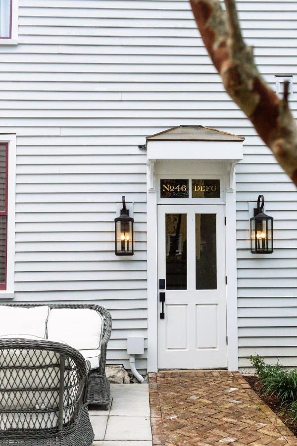 East 46 F Apartment Charleston