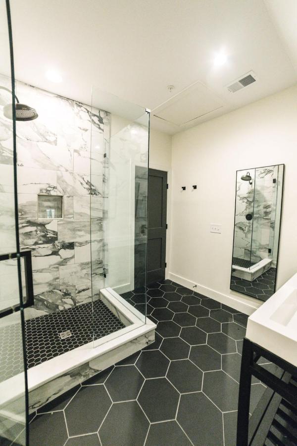 East 46 F Apartment Charleston