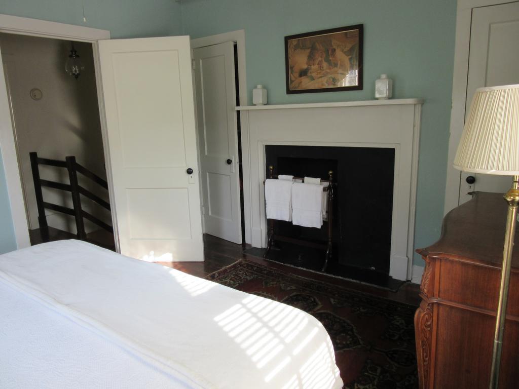 Historic 86 Church Street 3*