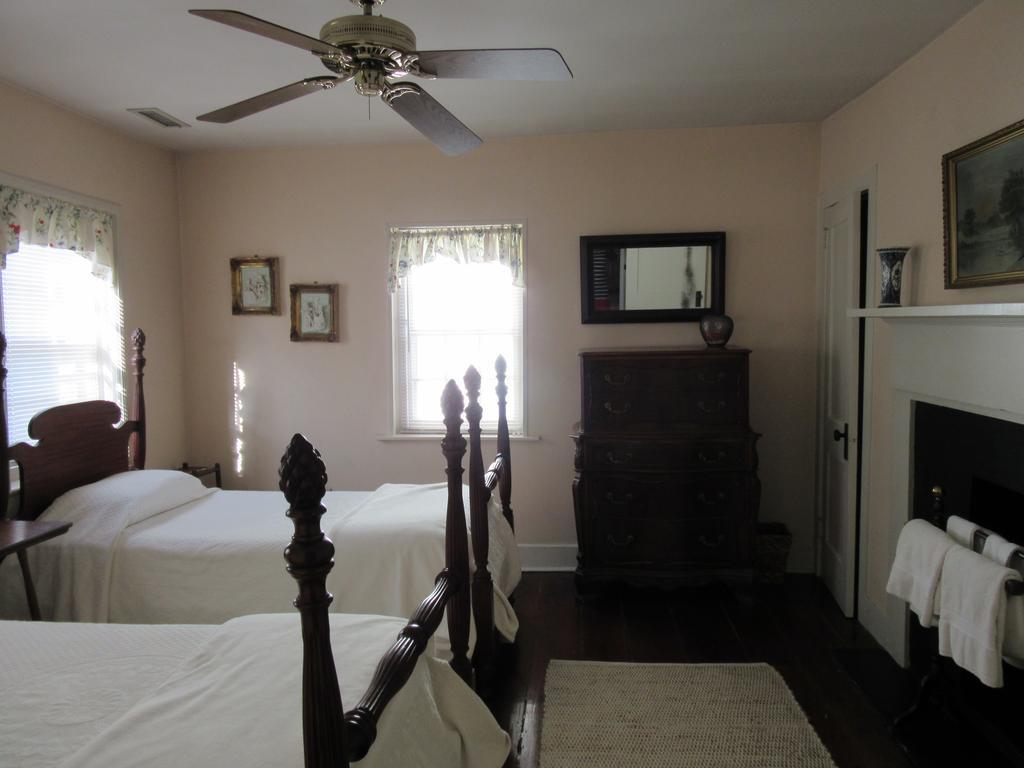 Bed & Breakfast Historic 86 Church Street Charleston