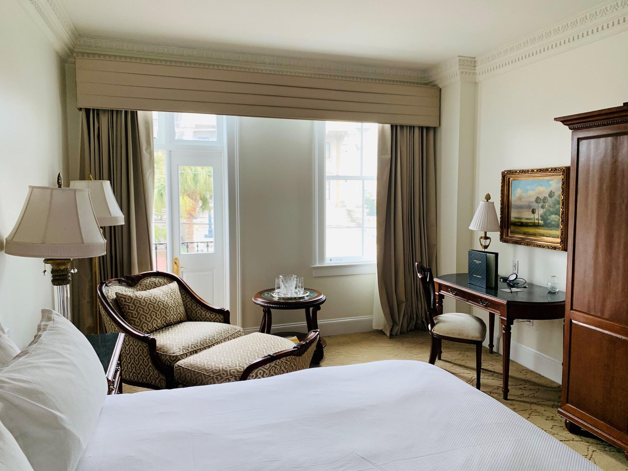 Hotel Market Pavilion 4*