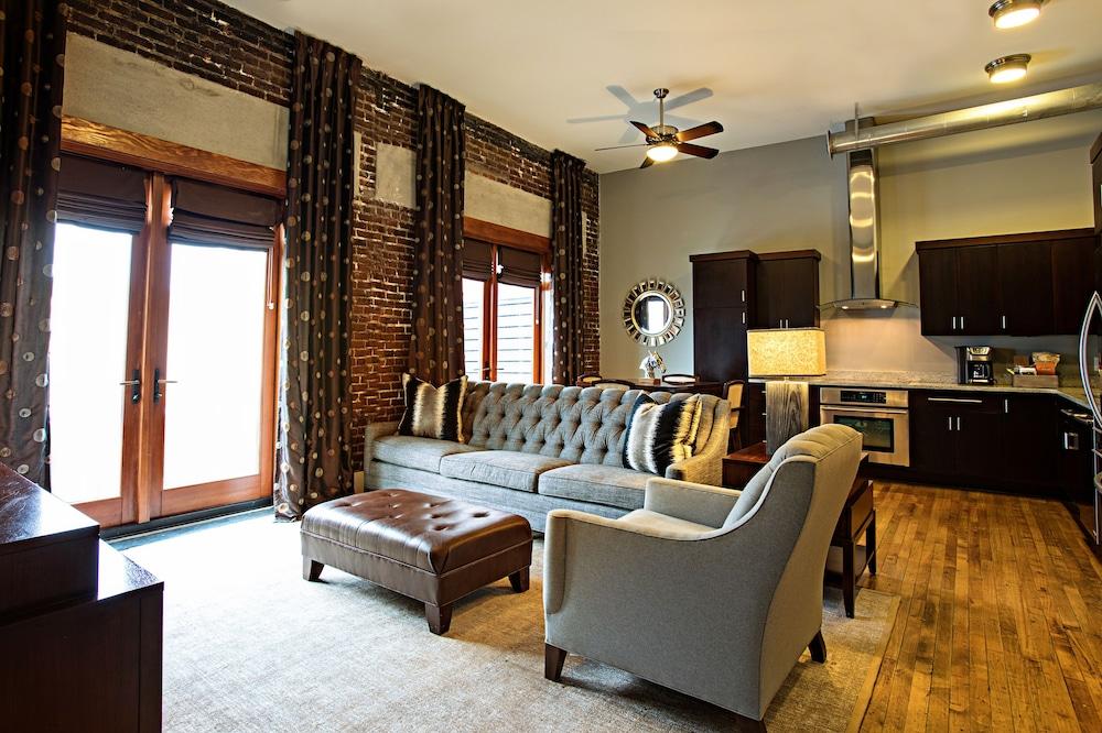 The Restoration Inn Charleston