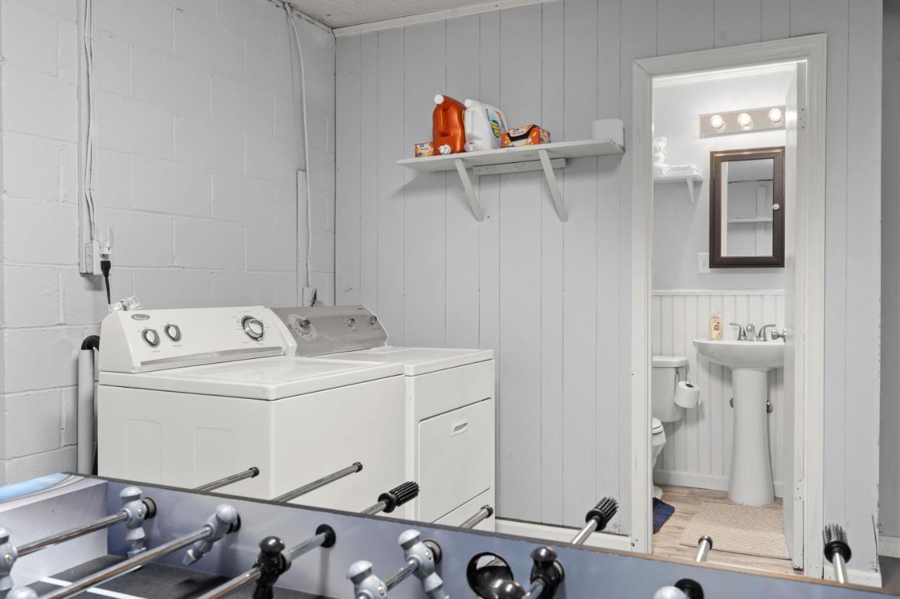 Pet-friendly, Fully Fenced Backyard, 20-min To Chs Holiday home *