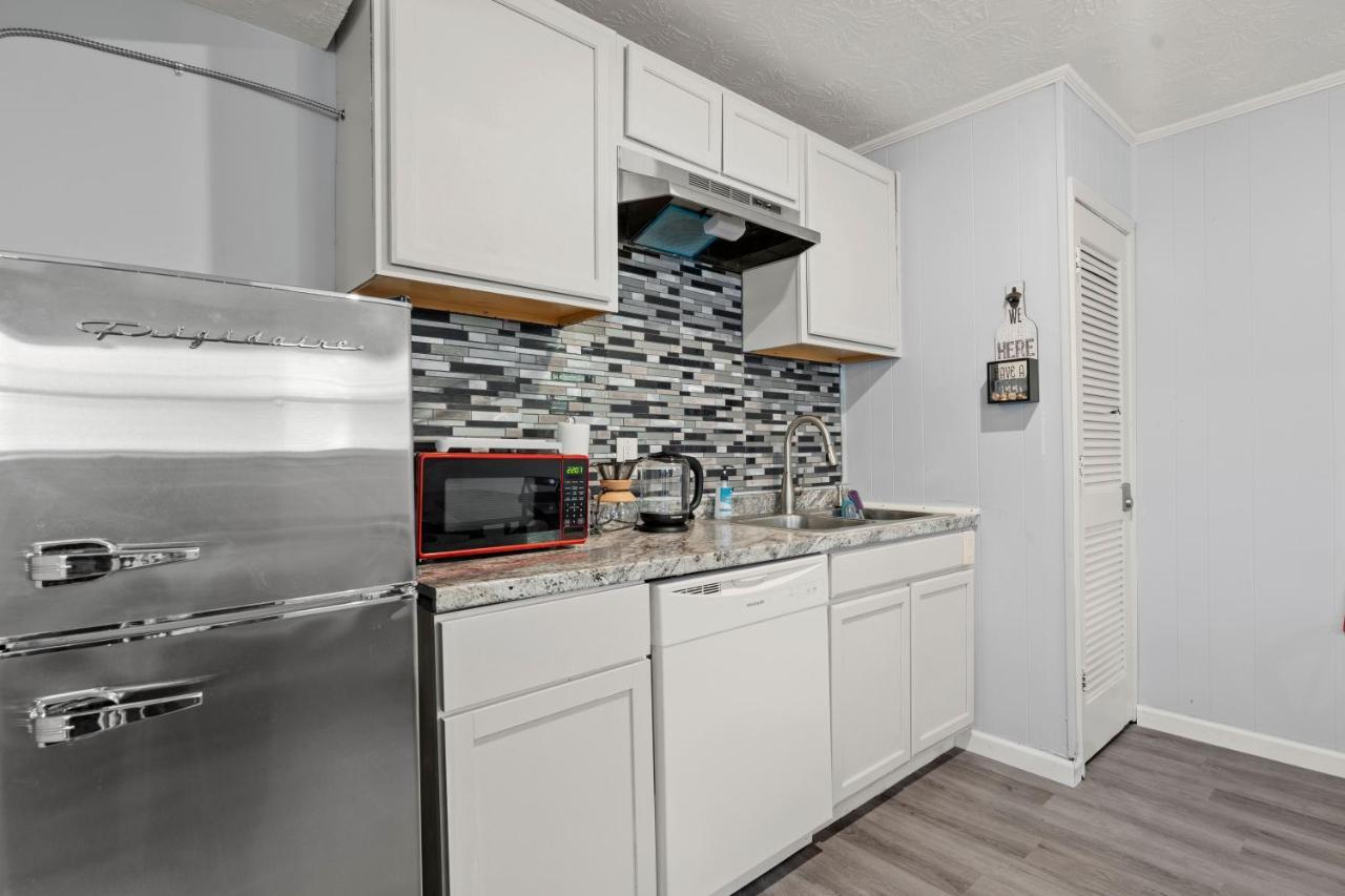 Holiday home Pet-friendly, Fully Fenced Backyard, 20-min To Chs Charleston