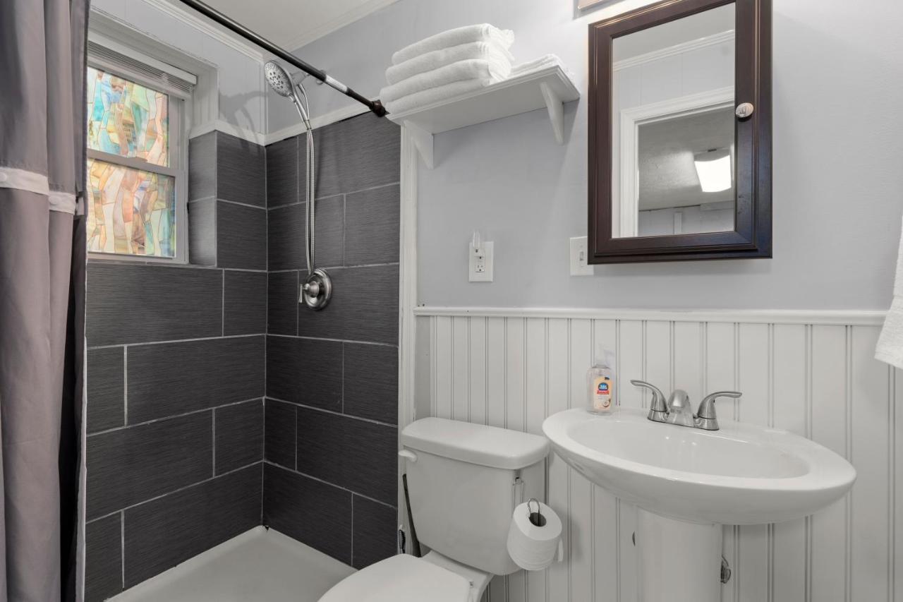 Holiday home Pet-friendly, Fully Fenced Backyard, 20-min To Chs Charleston