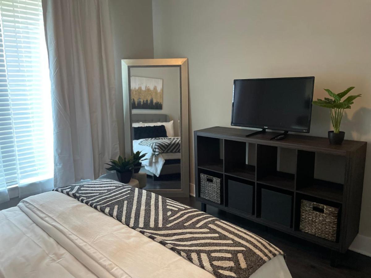Cozy In West Ashley With Queen Bed And Queen Sleeper Sofa