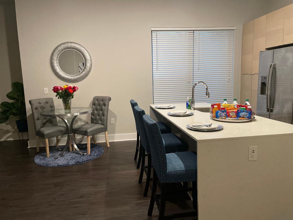 Cozy In West Ashley With Queen Bed And Queen Sleeper Sofa