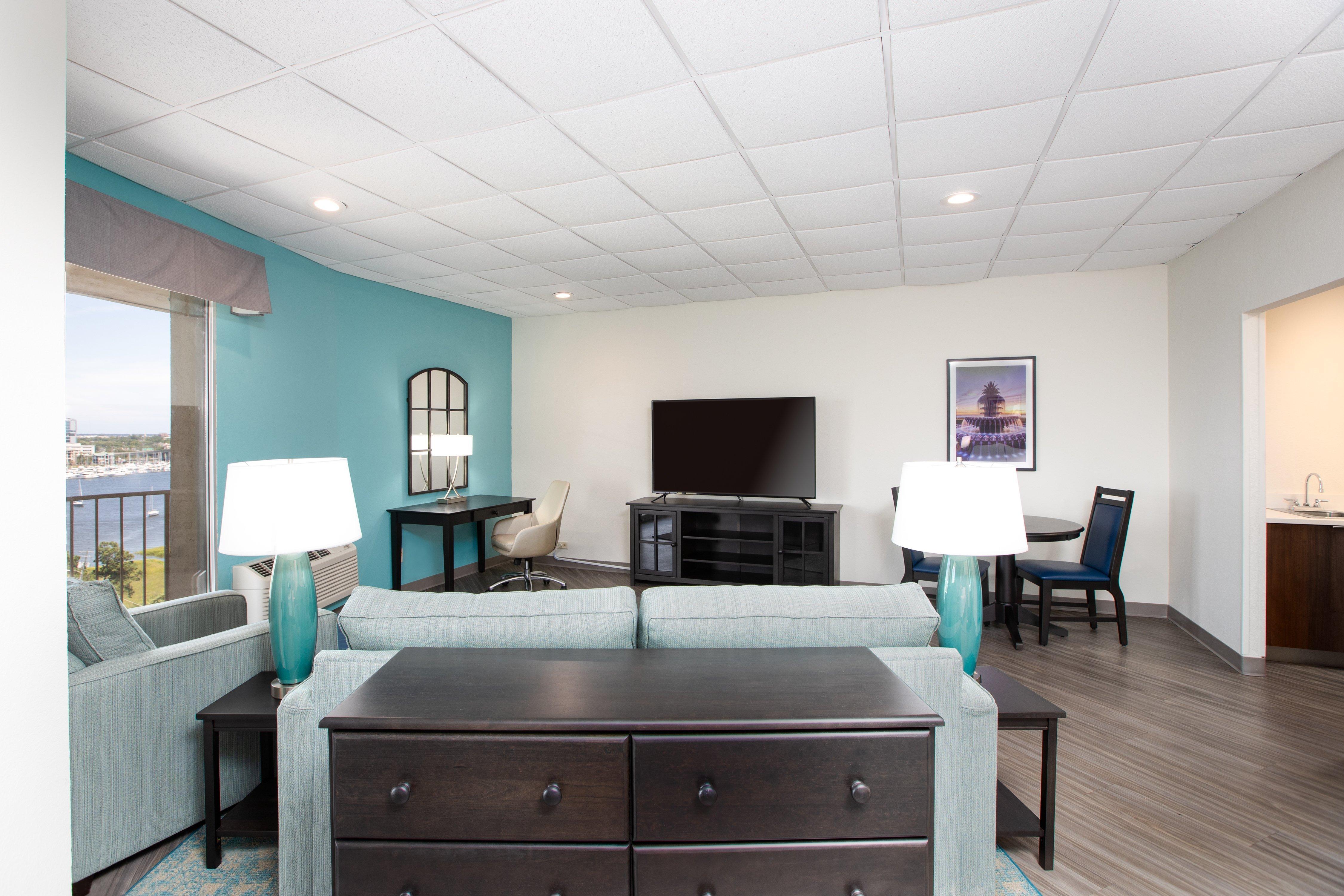 Charleston-riverview By Ihg Hotel
