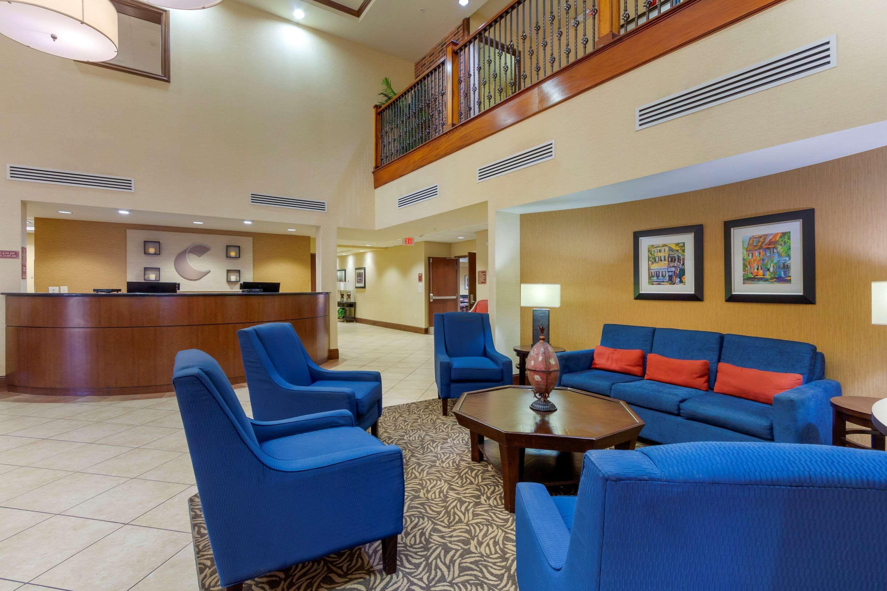 Comfort West Ashley Hotel 3*