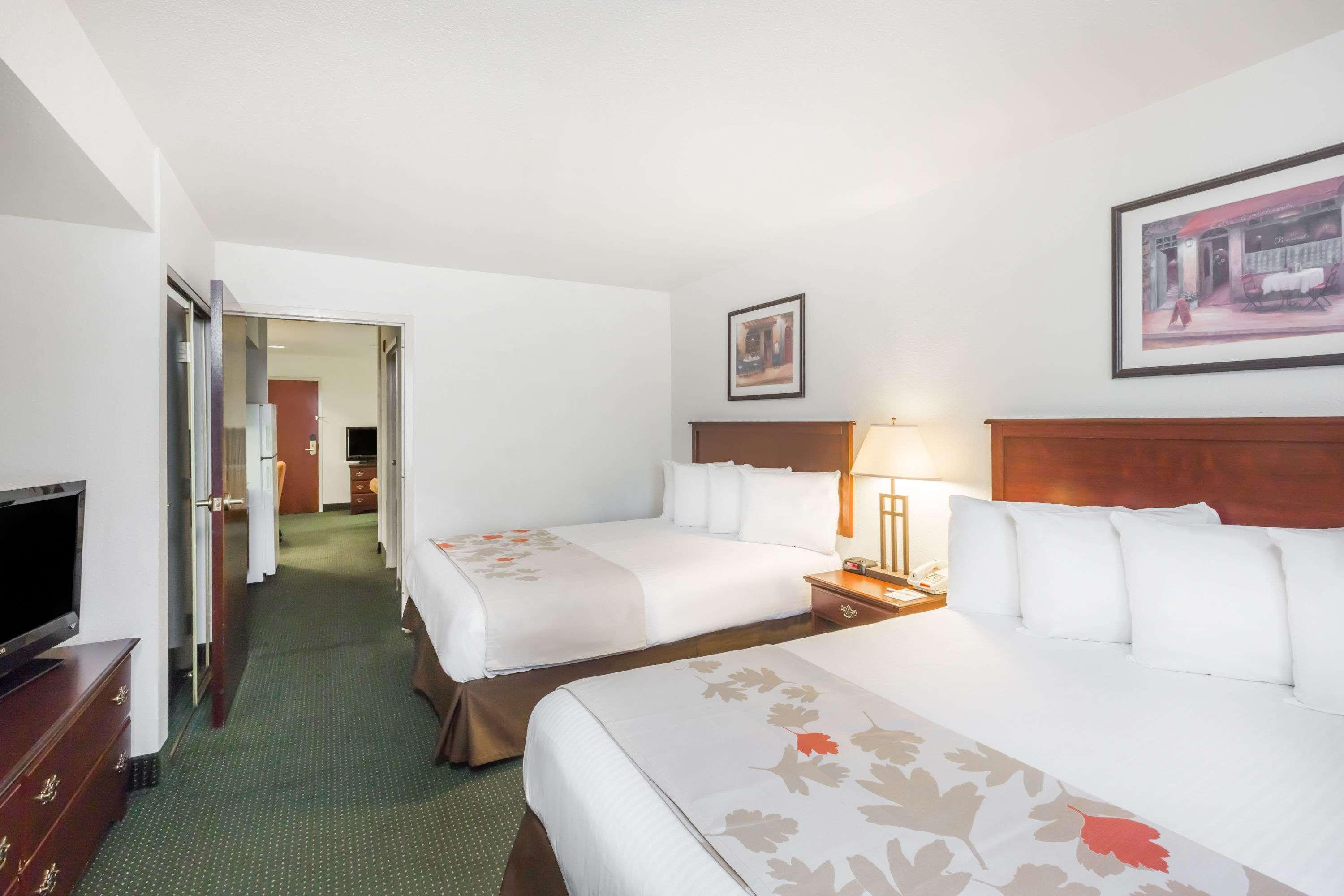 Hotel Clarion Pointe - West Ashley 2*