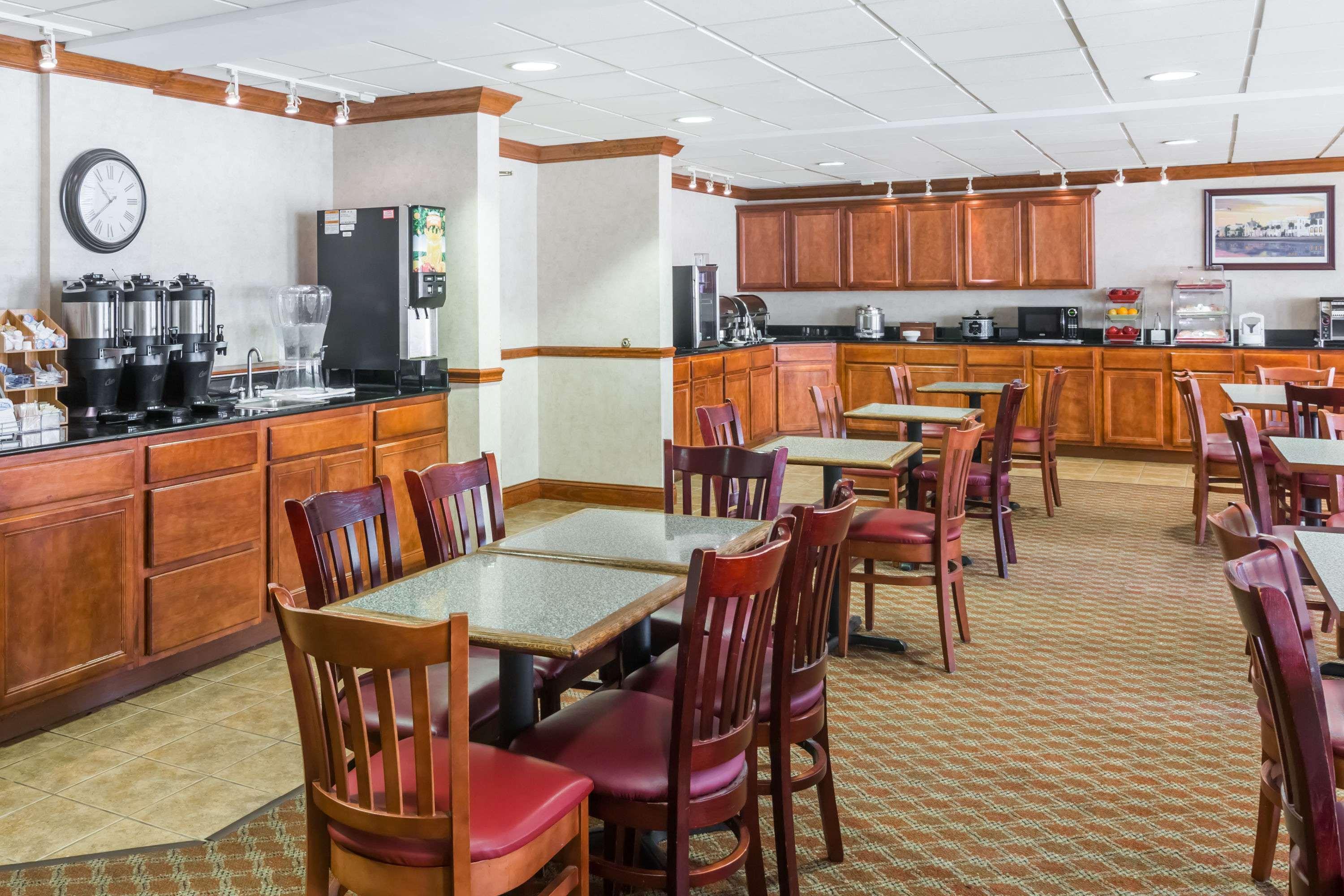 Hotel Clarion Pointe - West Ashley