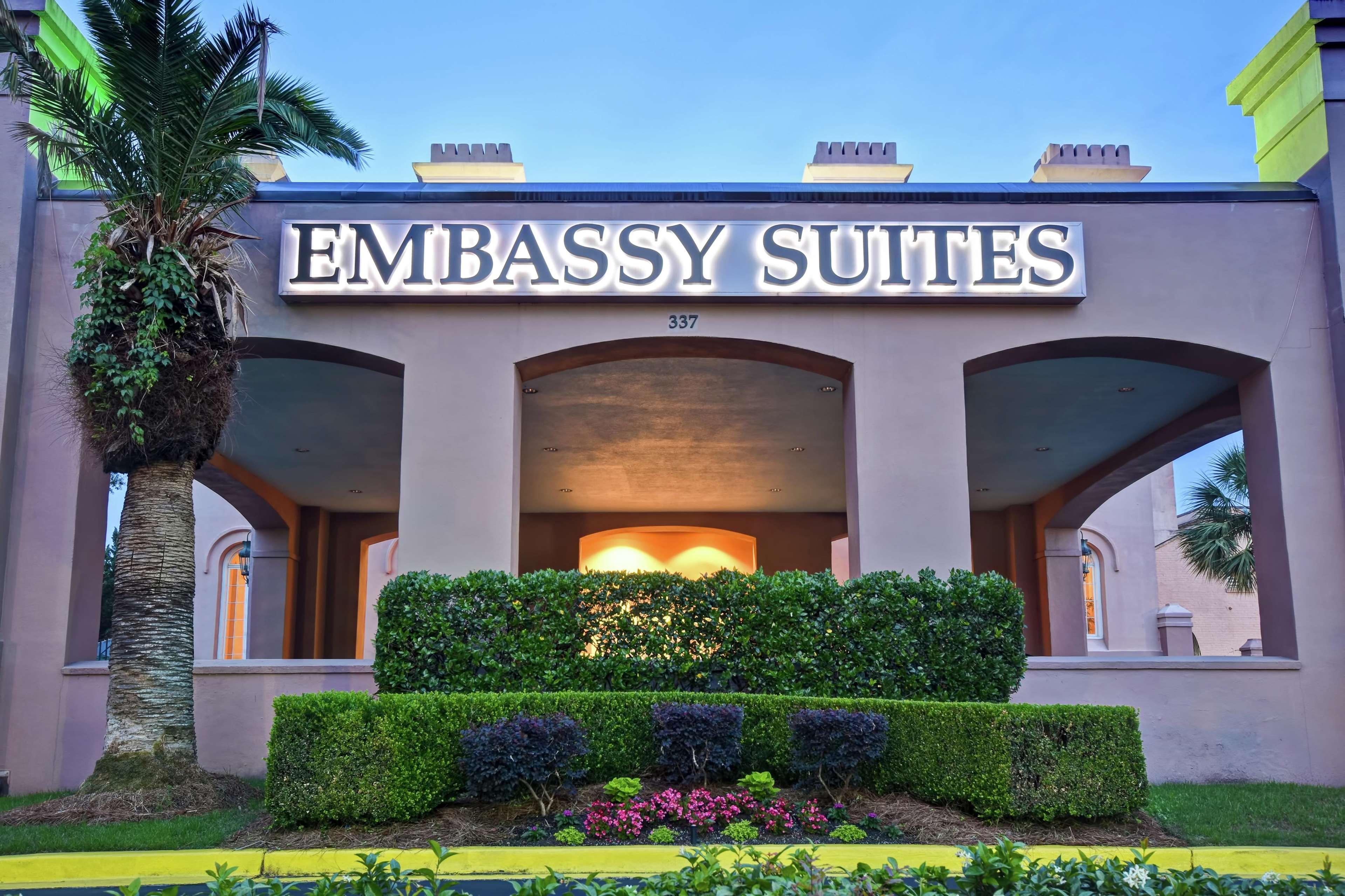 Hotel Embassy - Historic District 3*