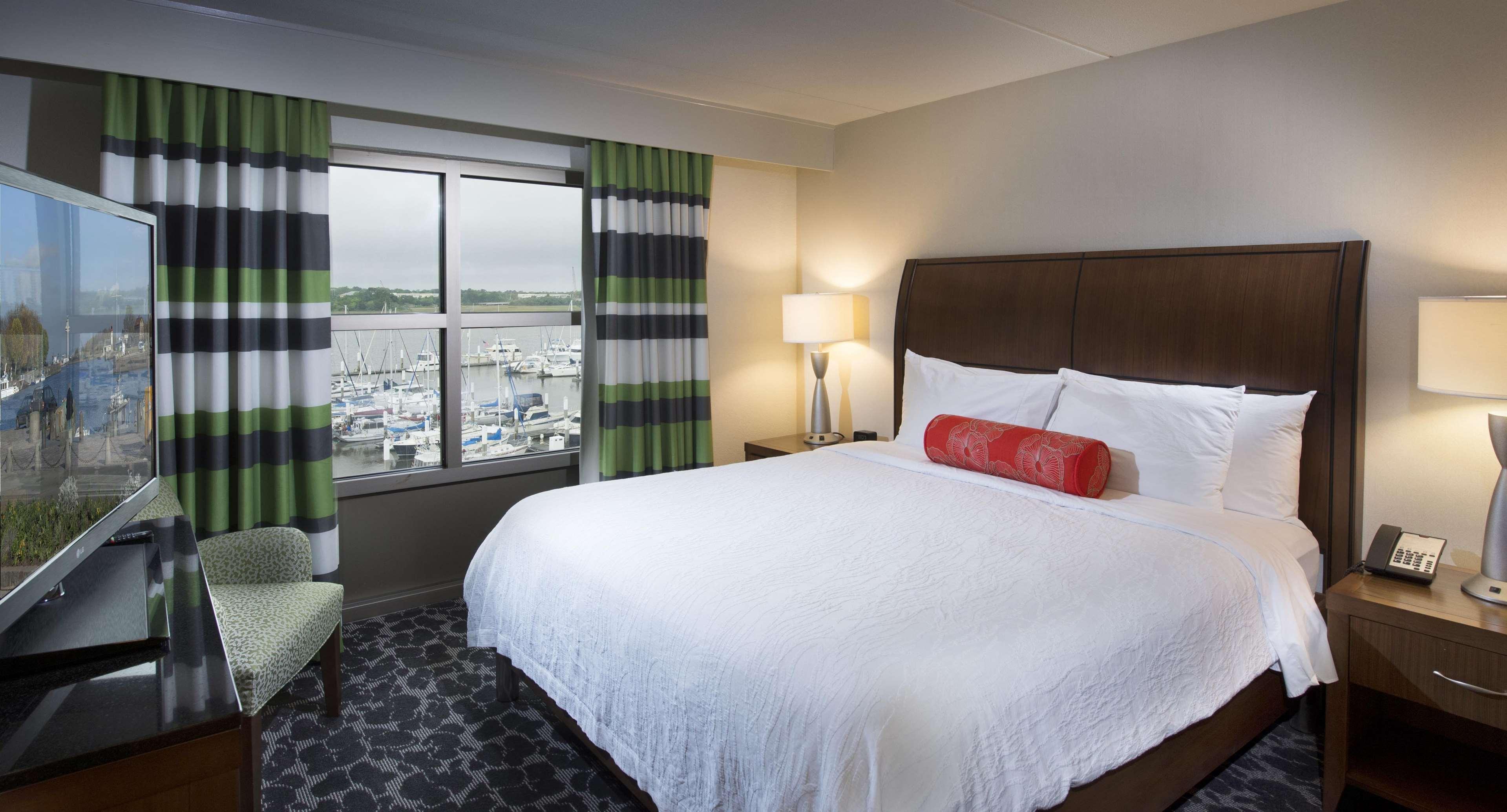 Hotel Hilton Garden Waterfront/downtown 3*