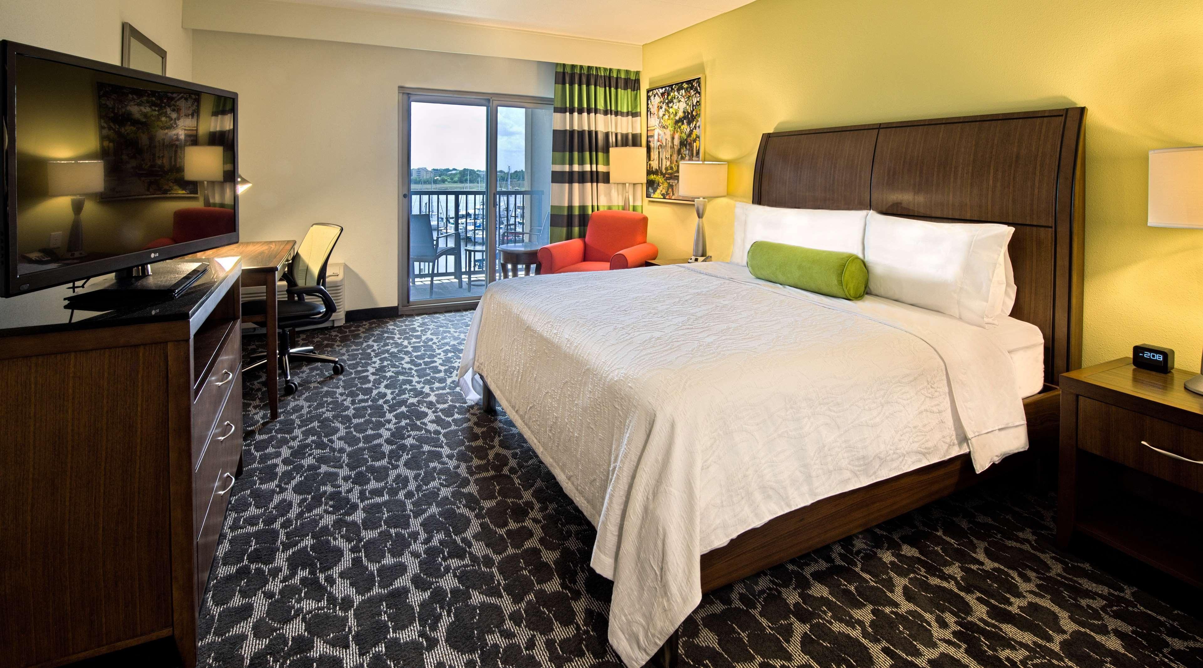 Hilton Garden Waterfront/downtown Hotel