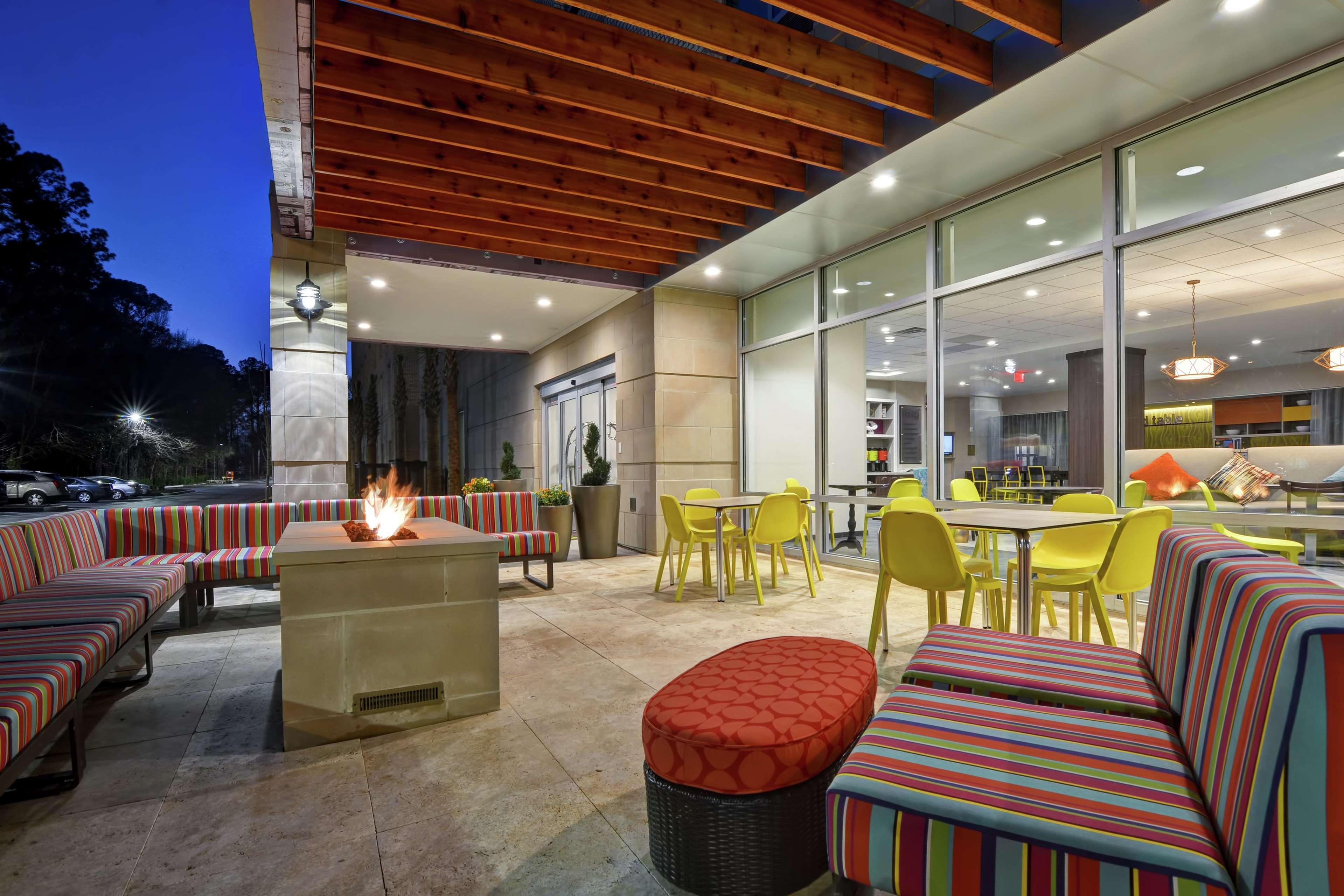 Home2 West Ashley Hotel 3*