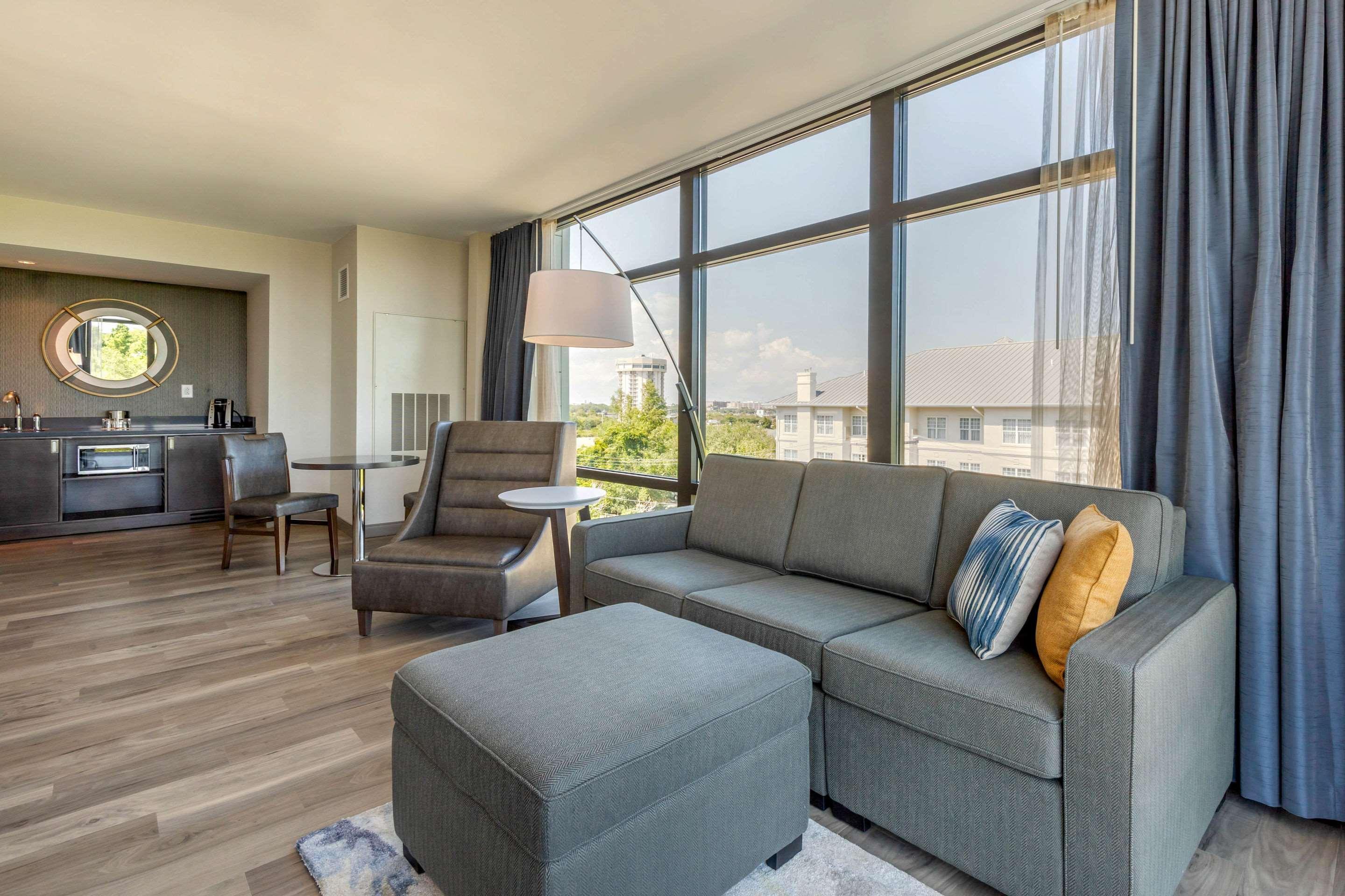 Cambria Riverview Hotel Charleston