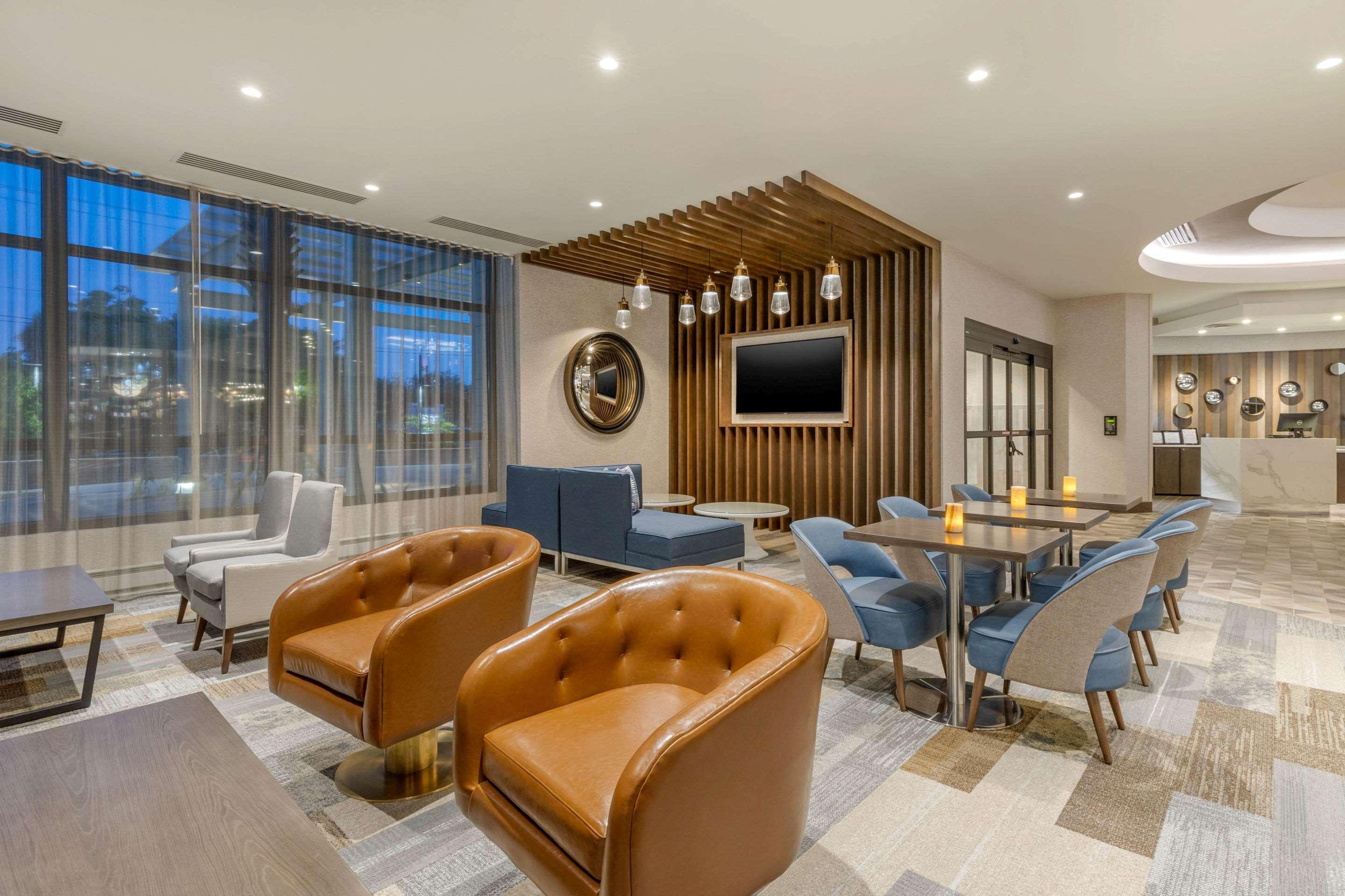 Cambria Riverview Hotel