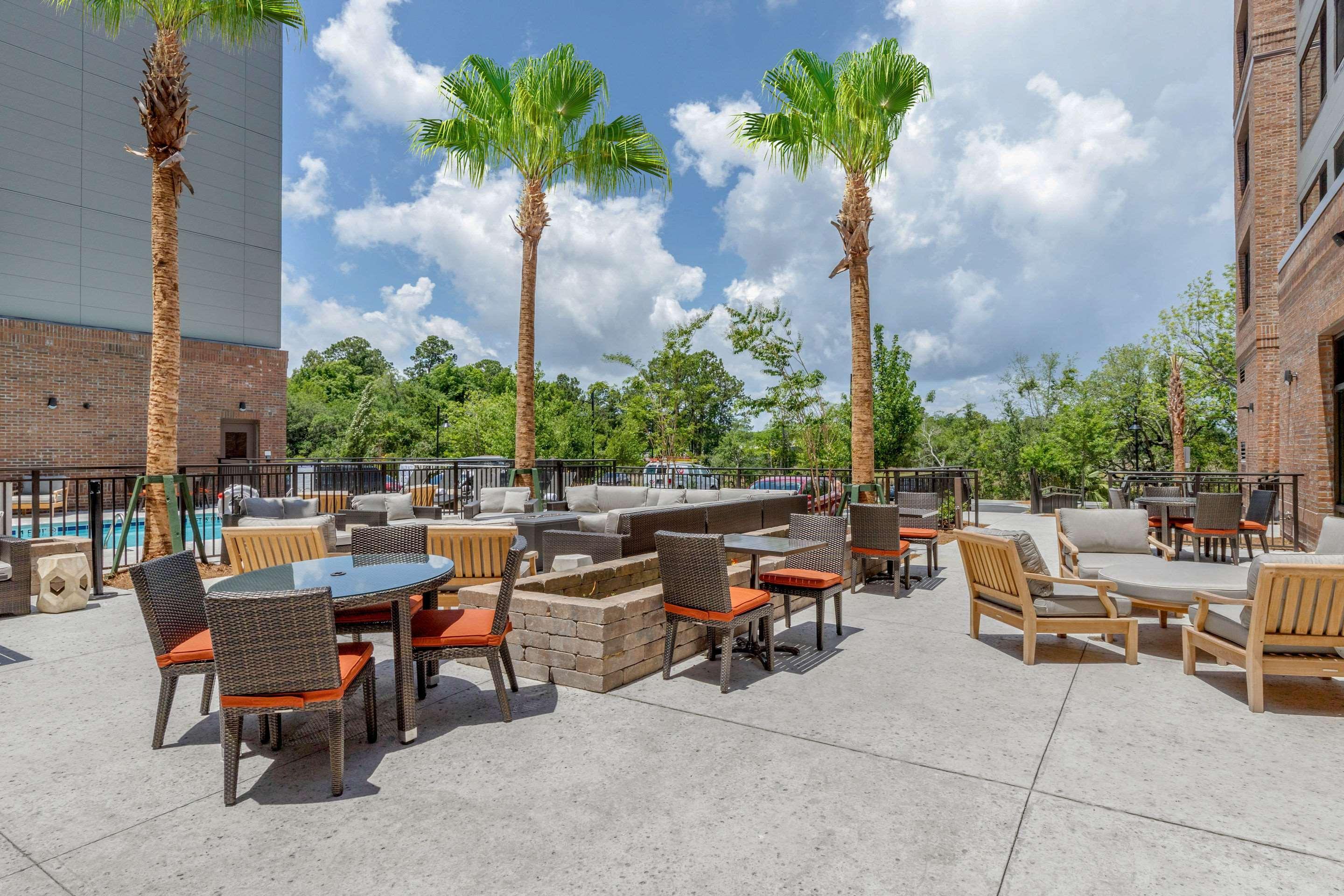 Cambria Riverview Hotel 3*