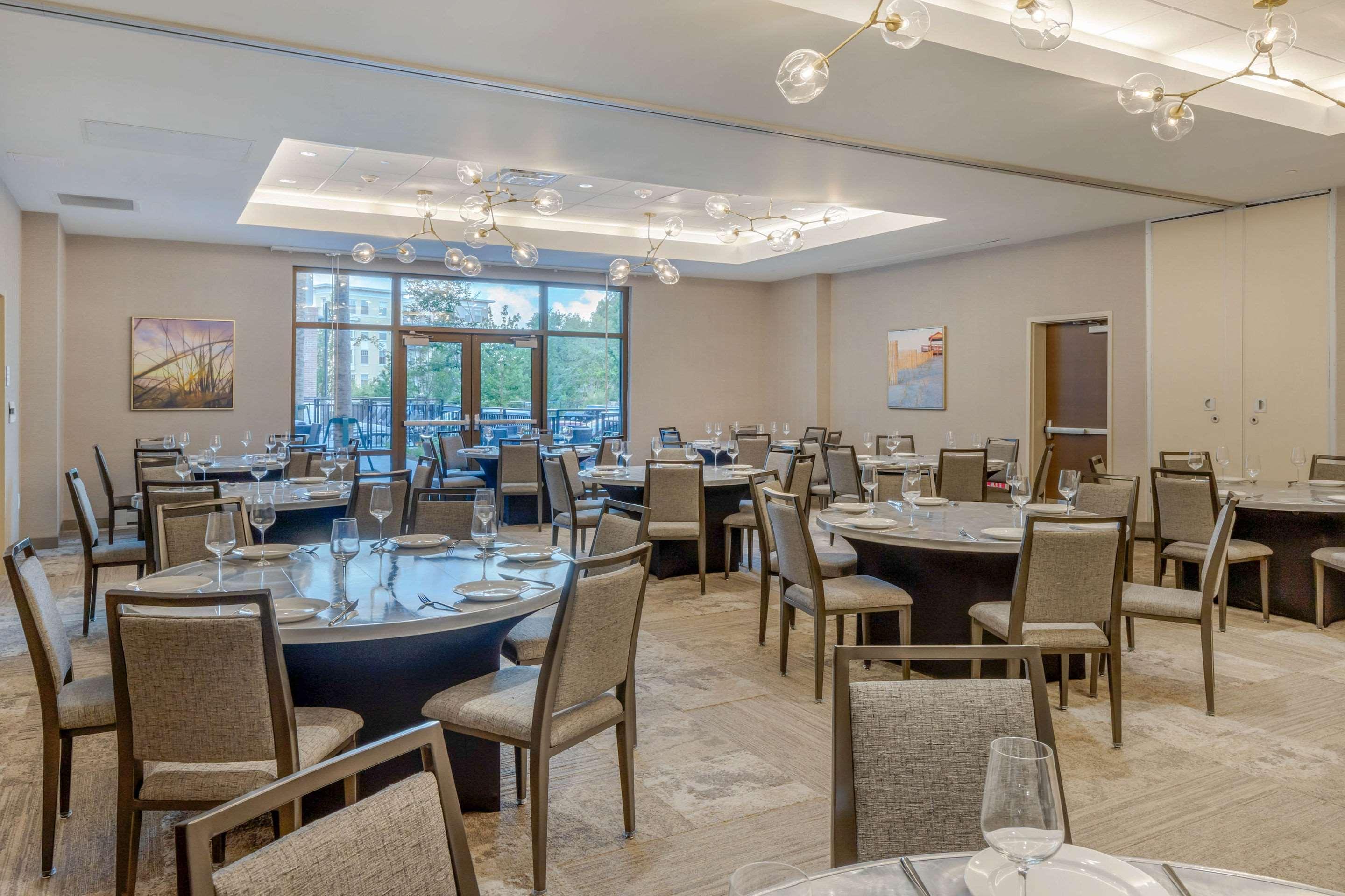Hotel Cambria Riverview 3*