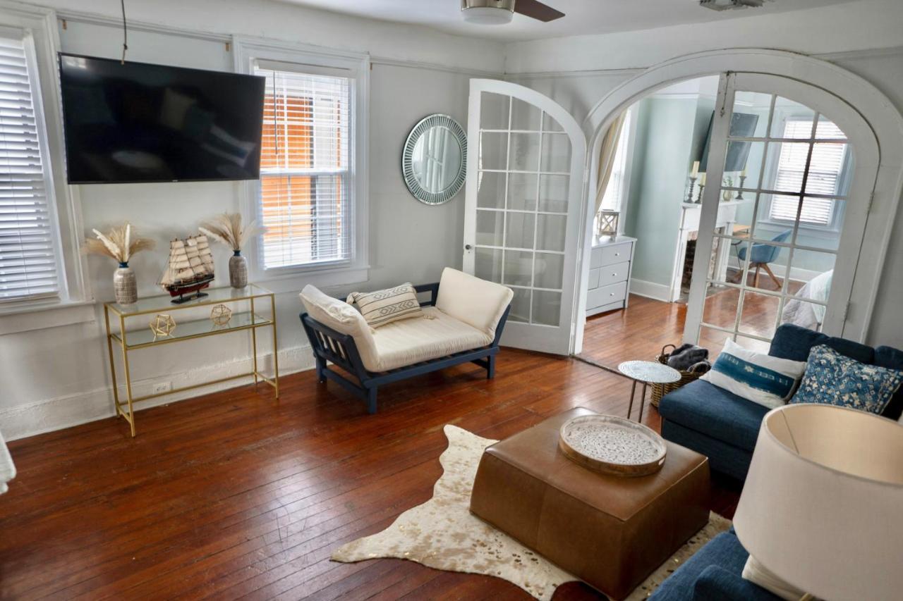 Lovely & Historical 3br - Balcony - Location *