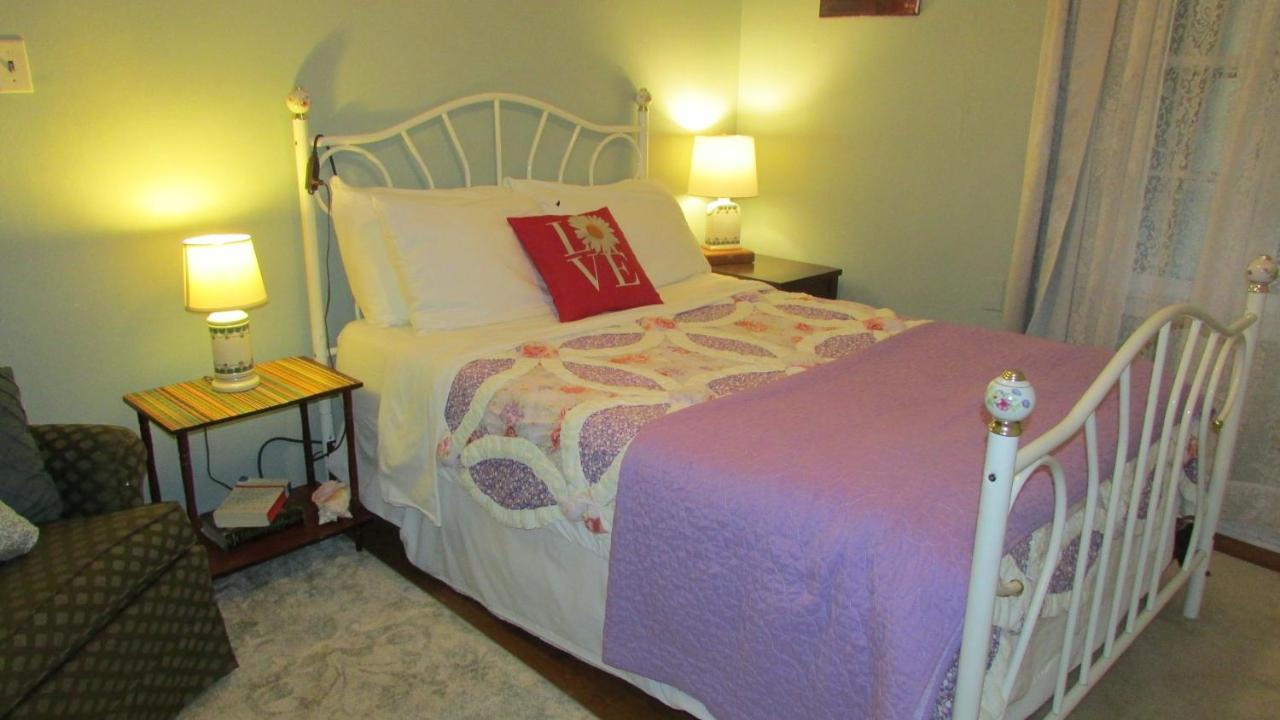 3 Bedrm, Art Houz, Mp 12 Miles, Downtown 10 Holiday home *