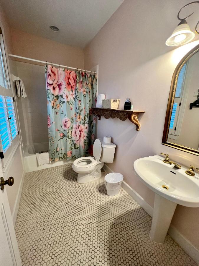 Barksdale House Bed & Breakfast Charleston