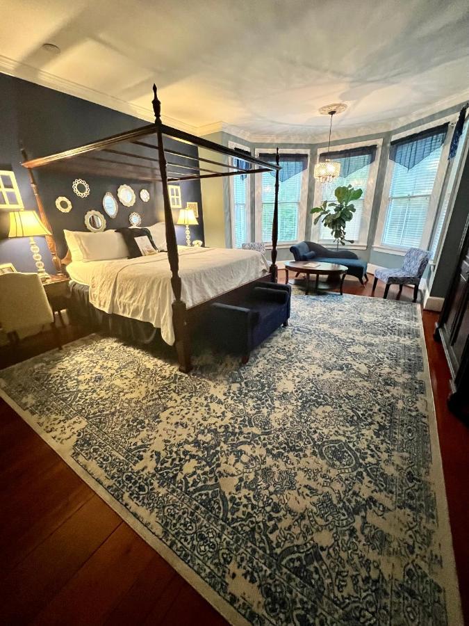 Barksdale House Bed & Breakfast