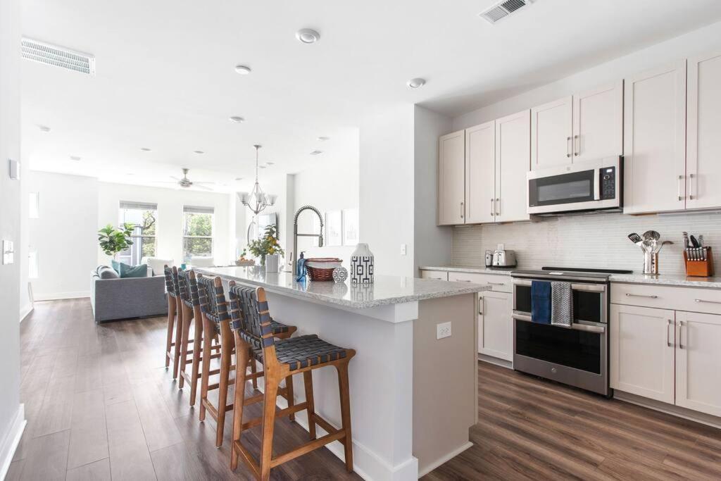 Holiday home Trendy Park Circle Townhome