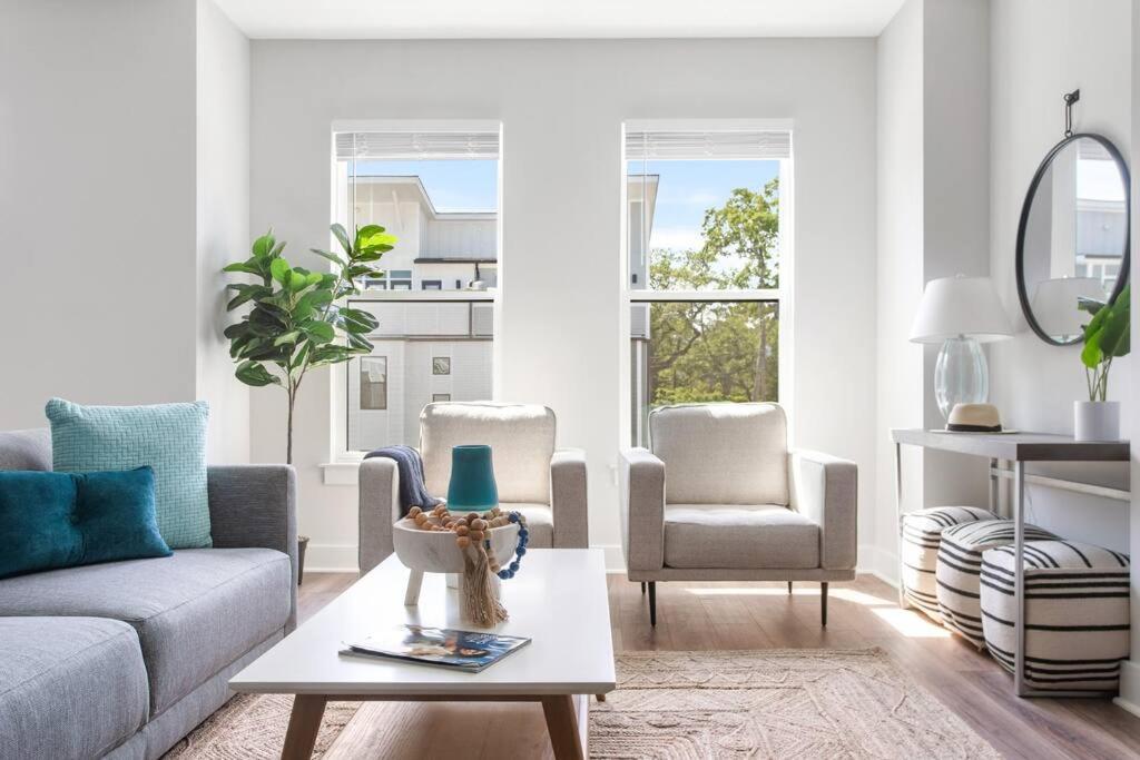 Holiday home Trendy Park Circle Townhome