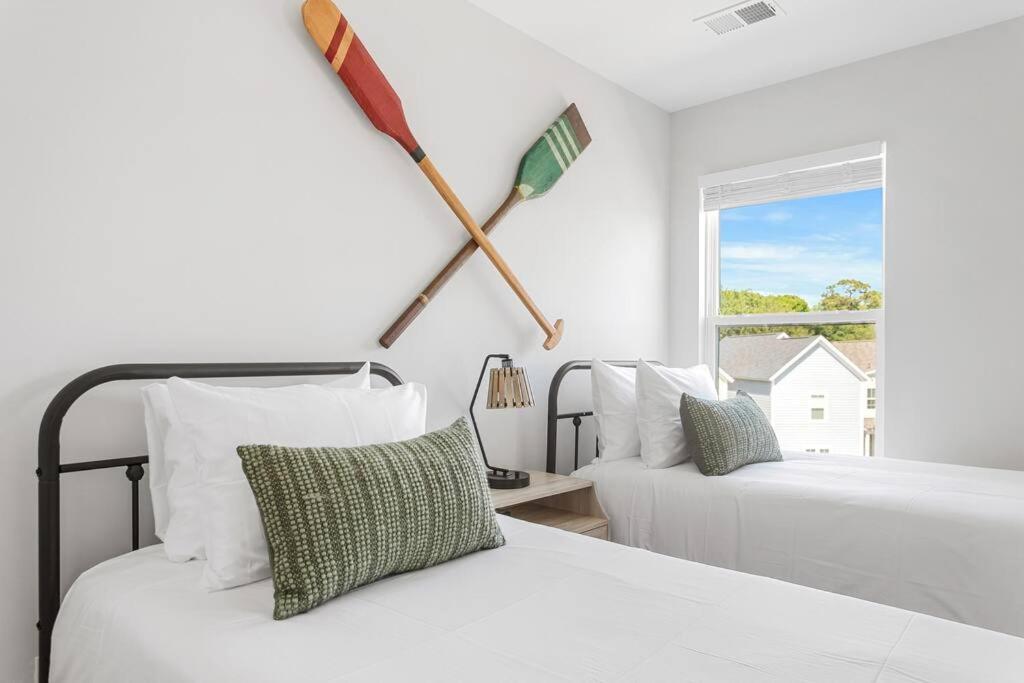 Trendy Park Circle Townhome