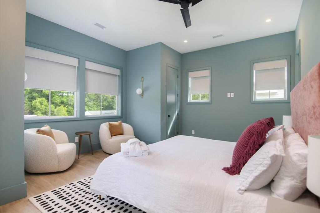 Music Manor 3-king Beds W Pool Mins To Beach&dt Holiday home *
