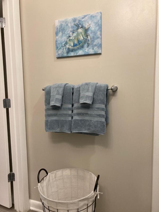 Apartment King Bed Pool Trendy Nbhd Sea Turtle