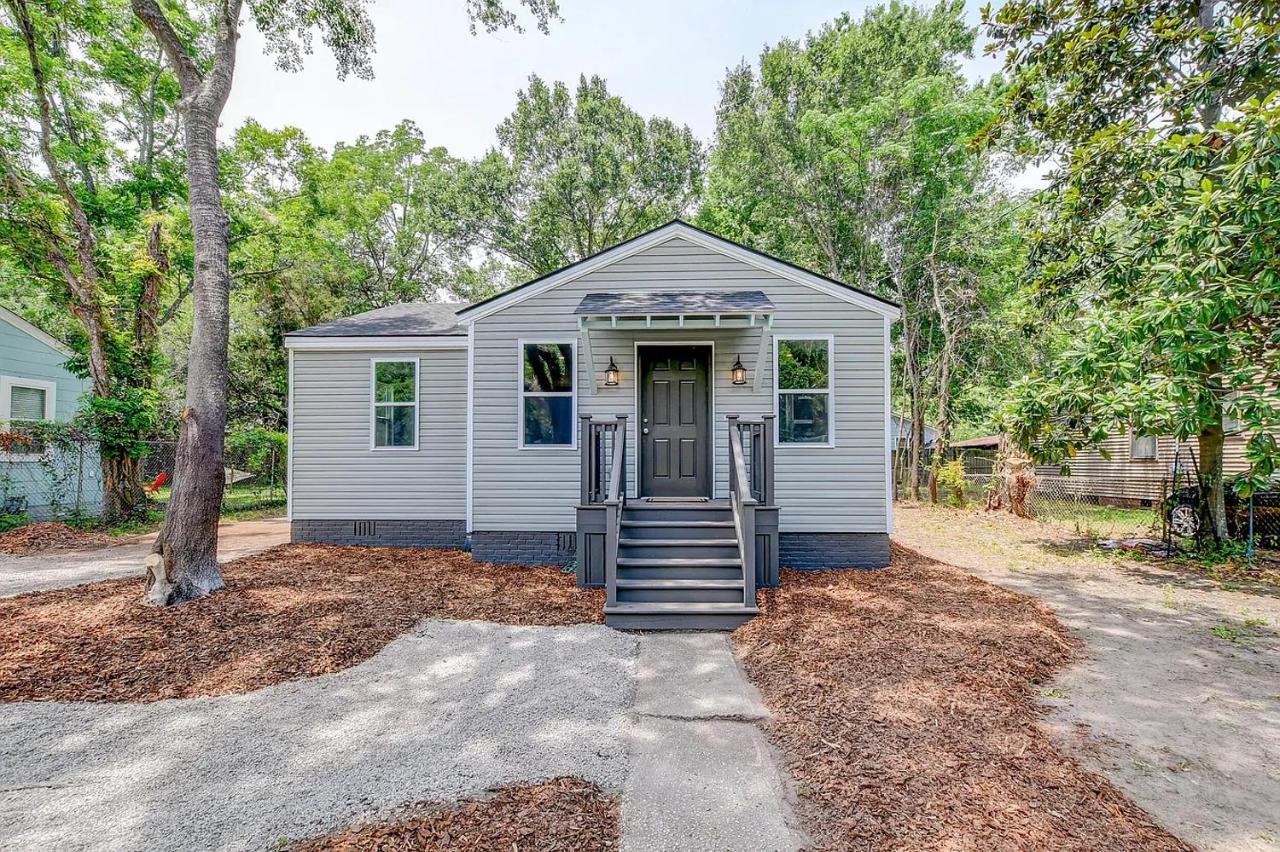 Historic 1943 Cape-style Near Park Circle Holiday home *