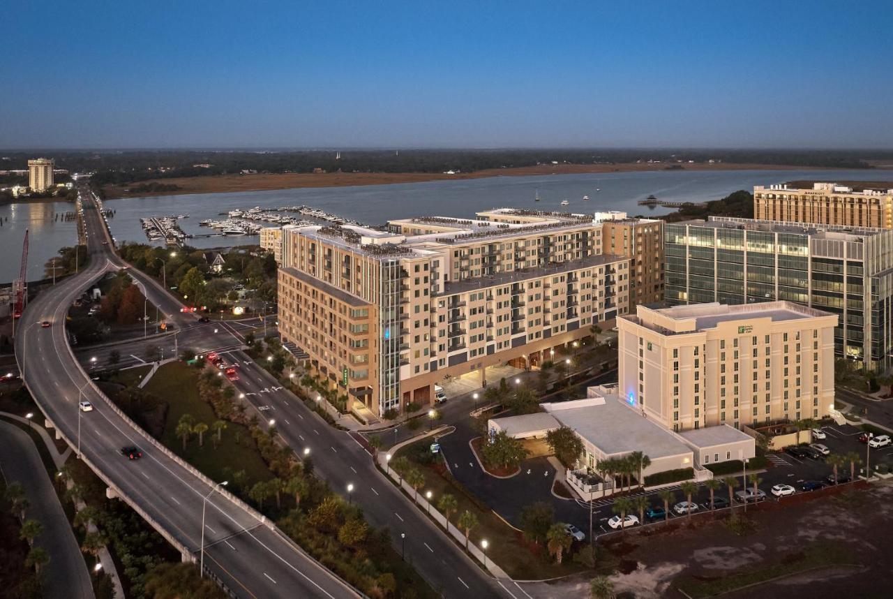 Hotel Express & Dwtn -westedge By Ihg