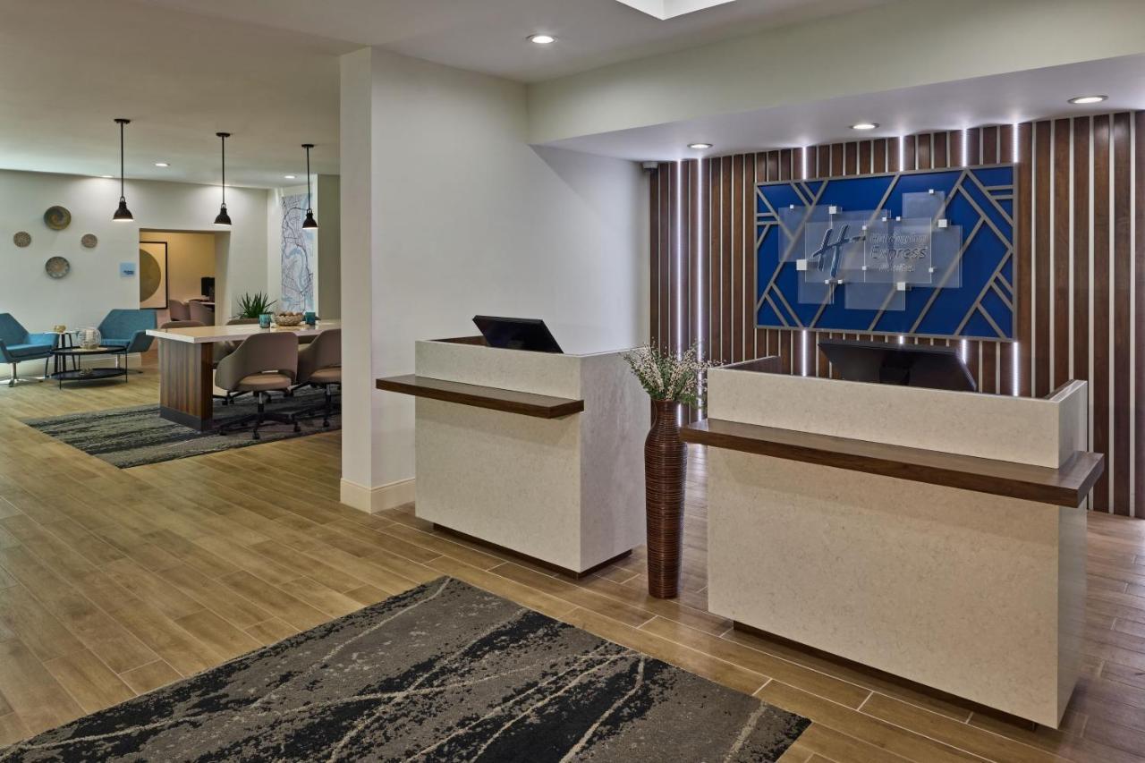 Hotel Express & Dwtn -westedge By Ihg
