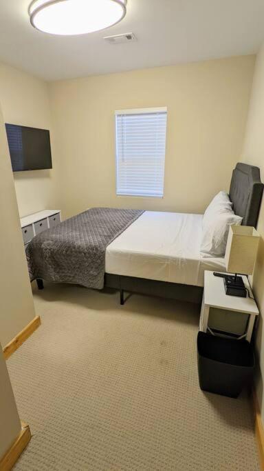 3 Bedroom Hardwood Palace Of *
