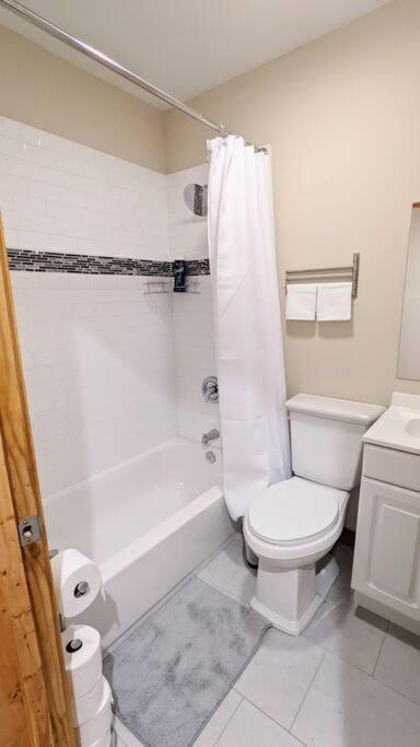 3 Bedroom Hardwood Palace Of