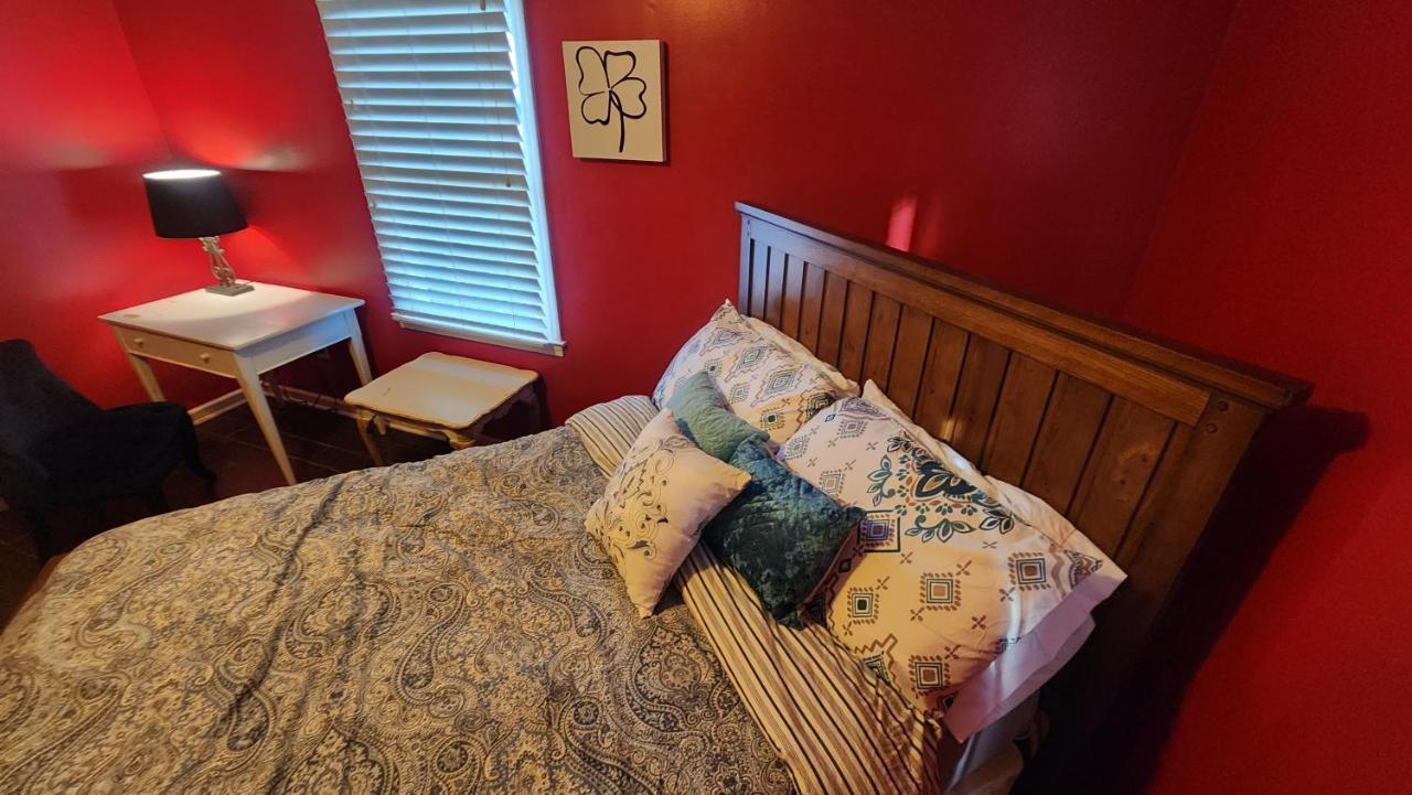 Homestay Relaxing For Work Or School Or Getaway Just Because! Central To Everything!