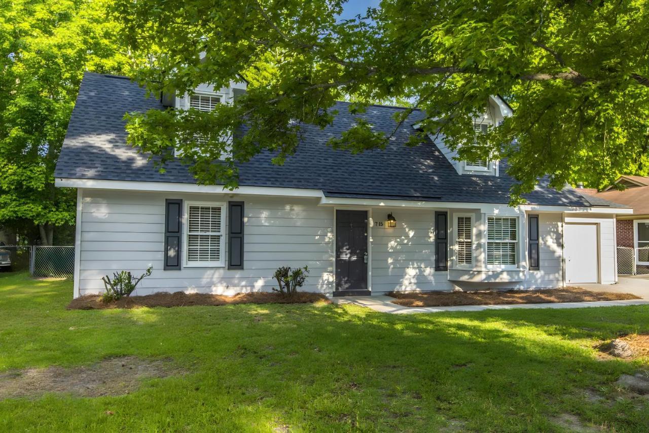 Homestay Relaxing For Work Or School Or Getaway Just Because! Central To Everything! *